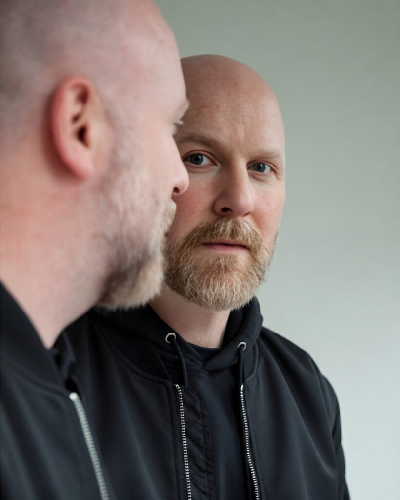 7t2names, artista electrónico, foto de prensa para el EP Traces